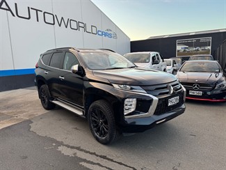 2022 Mitsubishi Pajero - Thumbnail