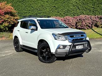 2018 Isuzu MU-X - Thumbnail