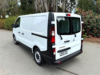 2021 Mitsubishi Express - Thumbnail