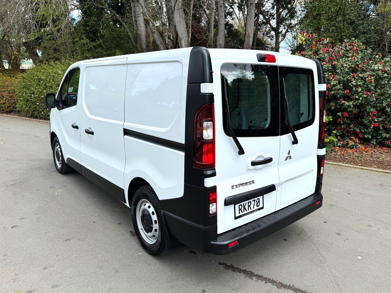 2021 Mitsubishi Express