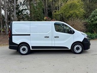 2021 Mitsubishi Express - Thumbnail