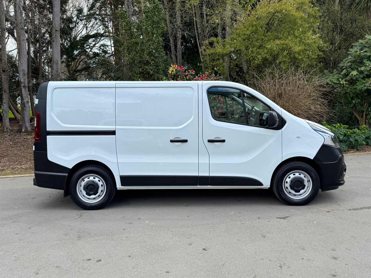 2021 Mitsubishi Express