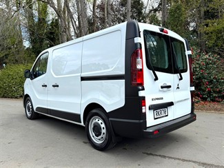 2021 Mitsubishi Express - Thumbnail