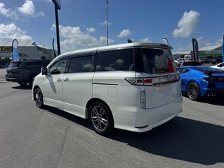 2013 Nissan Elgrand - Thumbnail