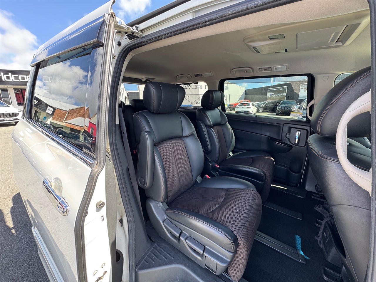 2013 Nissan Elgrand