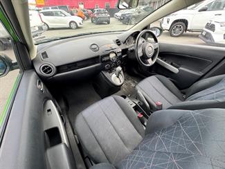2013 Mazda 2 - Thumbnail