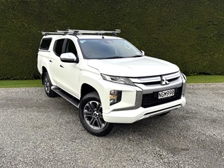 2021 Mitsubishi Triton - Thumbnail