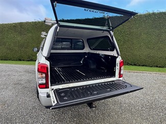 2021 Mitsubishi Triton - Thumbnail