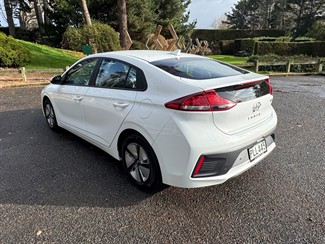 2022 Hyundai Ioniq - Thumbnail