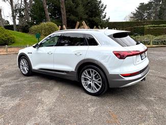 2019 Audi E-Tron - Thumbnail