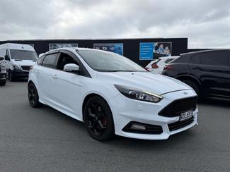 2017 Ford Focus - Thumbnail