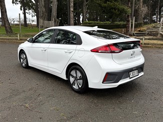2022 Hyundai Ioniq - Thumbnail