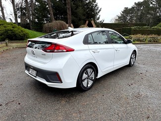 2022 Hyundai Ioniq - Thumbnail