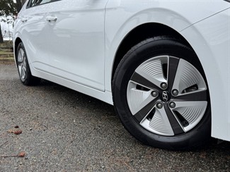 2022 Hyundai Ioniq - Thumbnail